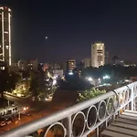 Centre Sky Views דירה