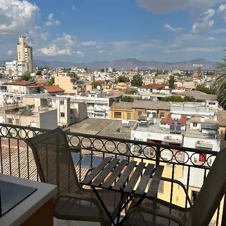 Centre Sky Views דירה