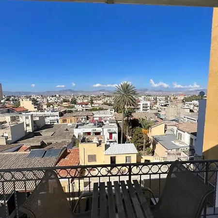 Apartment Centre Sky Views *