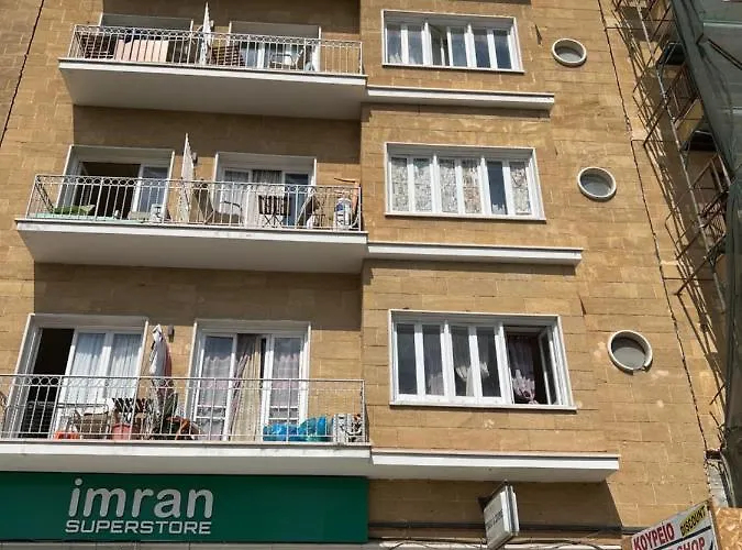 アパート Centre Sky Views ニコシア