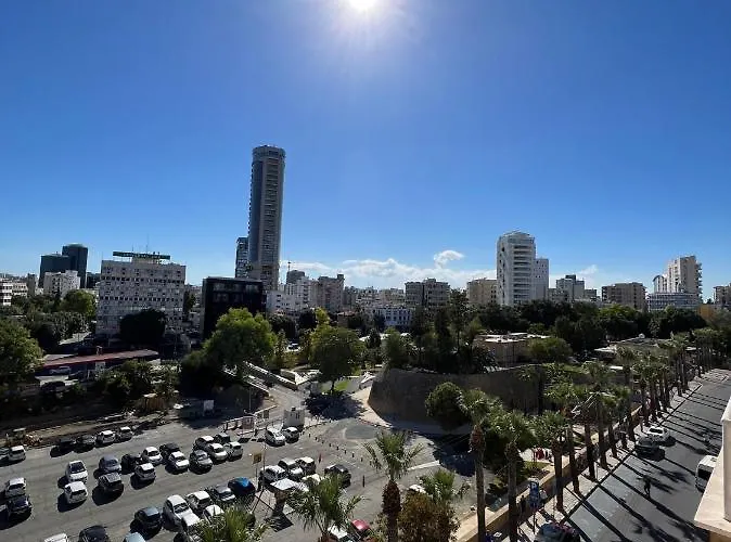 公寓 Centre Sky Views