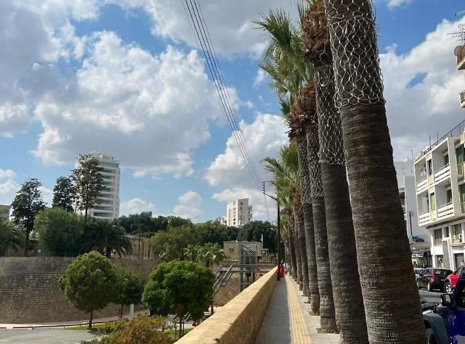 Centre Sky Views 公寓 *