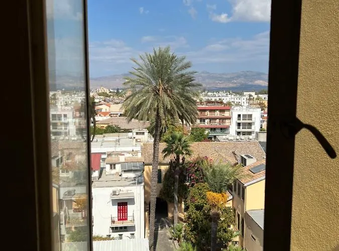 公寓 Centre Sky Views