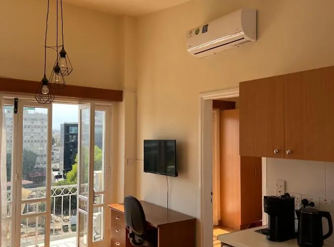 Centre Sky Views * ニコシア