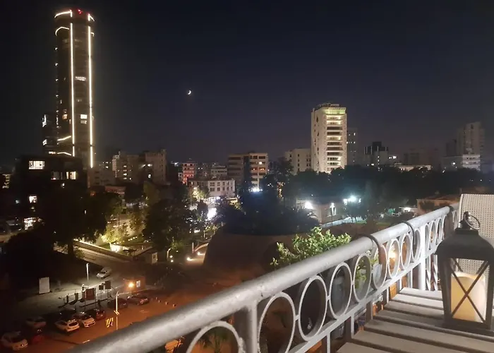 Centre Sky Views 公寓