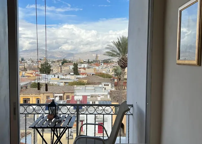 Centre Sky Views * ニコシア