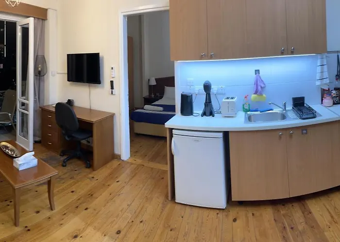 Centre Sky Views アパート ニコシア