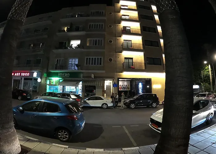 Centre Sky Views 公寓